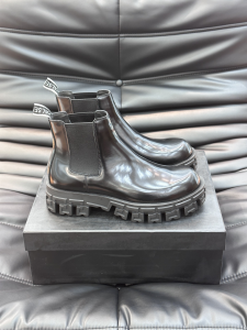 Versace Greca Portico Black Brushed Leather Chelsea Ankle Boots Versace Greca Portico Black Brushed Leather Chelsea Ankle Boots