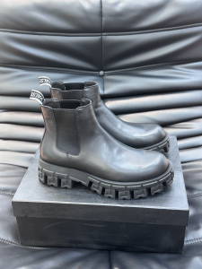 Versace Greca Portico Black Calf Leather Chelsea Ankle Boots Versace Greca Portico Black Calf Leather Chelsea Ankle Boots