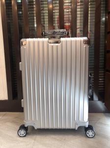 Rimowa Classic Cabin Mala Luggage Silver Rimowa Classic Cabin Mala Luggage Silver