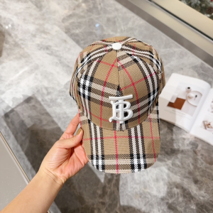 Burberry TB London England Check Beige Baseball Cap Hat Burberry TB London England Check Beige Baseball Cap Hat