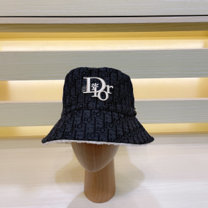 Dior Black Dior Oblique Jacquard and Shearling Reversible Bucket Hat Dior Black Dior Oblique Jacquard and Shearling Reversible Bucket Hat