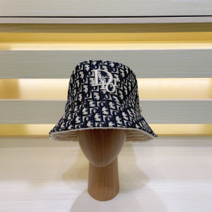 Dior Navy Blue Dior Oblique Jacquard and Shearling Reversible Bucket Hat Dior Navy Blue Dior Oblique Jacquard and Shearling Reversible Bucket Hat