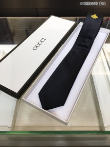 Gucci Mens Bee Embroidered Black Silk Tie