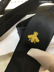 Gucci Mens Bee Embroidered Black Silk Tie