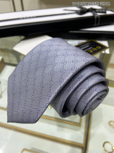Gucci Mens GG Pattern Grey Silk Tie
