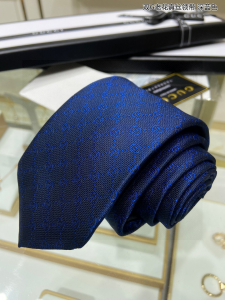 Gucci Mens GG Pattern Navy Blue Silk Tie