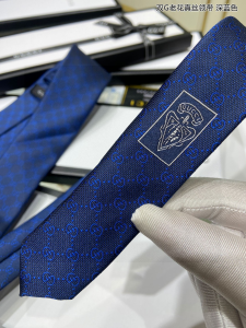 Gucci Mens GG Pattern Navy Blue Silk Tie