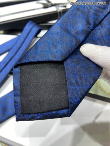 Gucci Mens GG Pattern Navy Blue Silk Tie