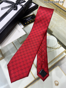 Gucci Mens GG Pattern Red Silk Tie