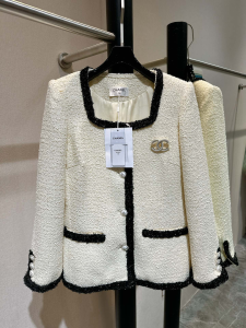 Chanel CC White Tweed Jacket Coat