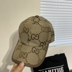 Gucci Beige Jumbo GG Canvas Baseball Cap Hat Gucci Beige Jumbo GG Canvas Baseball Cap Hat