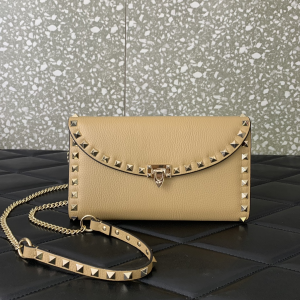 Valentino Rockstud Wallet with Chain Shoulder Bag Beige Grainy Calfskin Leather Valentino Rockstud Wallet with Chain Shoulder Bag Beige Grainy Calfskin Leather
