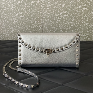 Valentino Rockstud Wallet with Chain Shoulder Bag Silver Grainy Calfskin Leather Valentino Rockstud Wallet with Chain Shoulder Bag Silver Grainy Calfskin Leather