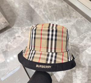 Burberry Vintage Check Gabardine Bucket Cap Hat Beige Black Burberry Vintage Check Gabardine Bucket Cap Hat Beige Black