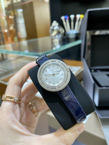 Piaget Possession Diamonds Quartz Lady Watch Navy Blue Leather 29MM Piaget Possession Diamonds Quartz Lady Watch Navy Blue Leather 29MM
