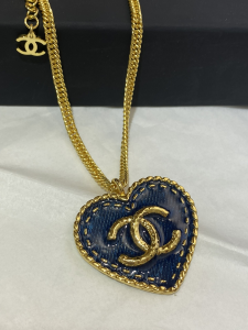 Chanel CC Logo Heart Pendant Necklace