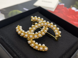 Chanel Pearls CC Logo Brooch
