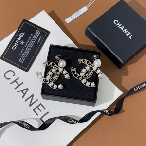 Chanel CC Pearls Earrings