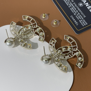Chanel CC Pearls Earrings