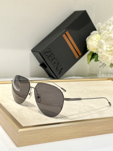 Zegna Grey Gradient Pilot Eyewear Sunglasses Zegna Grey Gradient Pilot Eyewear Sunglasses