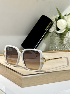 Roberto Cavalli Rectangular Double Fang Eyewear Sunglasses SRC077 White Roberto Cavalli Rectangular Double Fang Eyewear Sunglasses SRC077 White