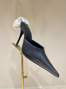 Magda Butrym Pointed 3D Flower Leather Heeled Mules Black 105MM Magda Butrym Pointed 3D Flower Leather Heeled Mules Black 105MM