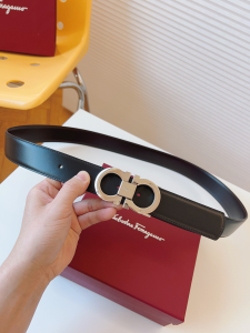 Ferragamo Gancini Buckle Reversible Black Shiny Leather Belt 35MM Ferragamo Gancini Buckle Reversible Black Shiny Leather Belt 35MM