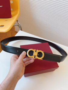 Ferragamo Gancini Buckle Reversible Black Shiny Leather Belt 35MM Ferragamo Gancini Buckle Reversible Black Shiny Leather Belt 35MM