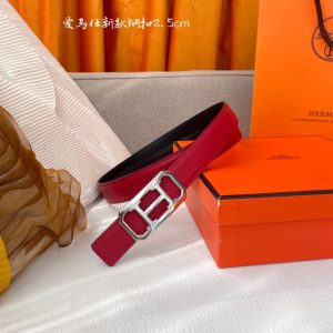 Hermes Fuchsia Leather Belt 25MM