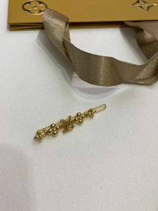 Louis Vuitton LV Hair Clip Gold