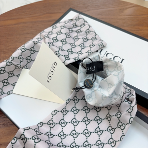 Gucci GG Silk Long Fingerless Gloves Green