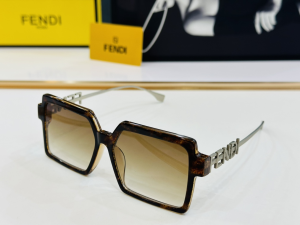 Fendi Logo Square Eyewear Sunglasses FF0796 Brown Fendi Logo Square Eyewear Sunglasses FF0796 Brown