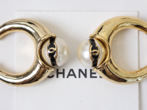 Chanel CC Logo Pearl Earrings