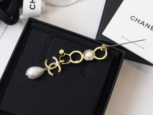 Chanel CC Coco Pearl Brooch