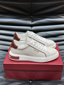 Bally Off White Leather Low Top Lace Up Sneakers Bally Off White Leather Low Top Lace Up Sneakers