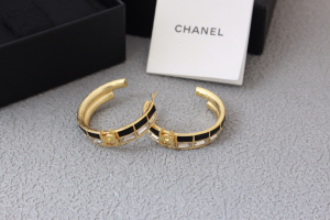 Chanel CC Earrings Black White