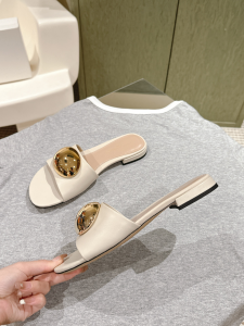 Gianvito Rossi Embellished Leather Flat Slides Sandals Off White Gianvito Rossi Embellished Leather Flat Slides Sandals Off White