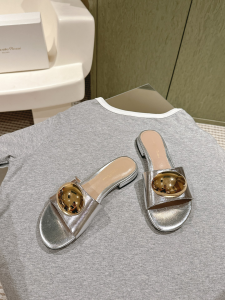 Gianvito Rossi Embellished Leather Flat Slides Sandals Silver Gianvito Rossi Embellished Leather Flat Slides Sandals Silver