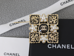 Chanel CC Logo Square Brooch