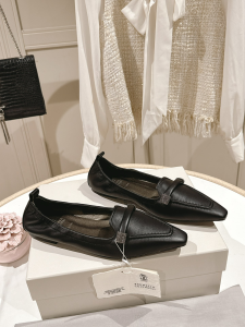 Brunello Cucinelli Feminine Monili Leather Beaded Accents Loafers Black Brunello Cucinelli Feminine Monili Leather Beaded Accents Loafers Black