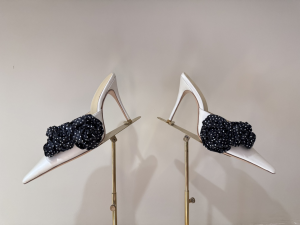 Magda Butrym White Flower Applique Pointed Heeled Mules 105MM Magda Butrym White Flower Applique Pointed Heeled Mules 105MM