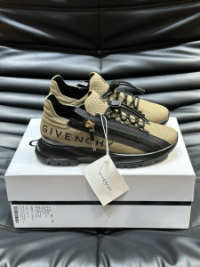 Givenchy Spectre Side Zip Logo Leather Runner Sneakers Beige Givenchy Spectre Side Zip Logo Leather Runner Sneakers Beige