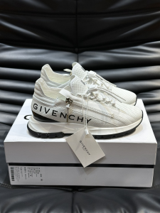Givenchy Spectre Side Zip Logo Leather Runner Sneakers White Givenchy Spectre Side Zip Logo Leather Runner Sneakers White