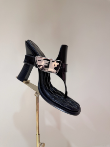 Burberry Bay High Heeled Leather Thong Sandals Black 100MM Burberry Bay High Heeled Leather Thong Sandals Black 100MM