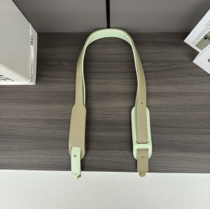 Loewe Classic Calfskin Pad Shoulder Strap Green Loewe Classic Calfskin Pad Shoulder Strap Green