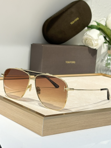 Tom Ford Jaden Polarized Navigator Eyewear Sunglasses TF1017 Brown Tom Ford Jaden Polarized Navigator Eyewear Sunglasses TF1017 Brown