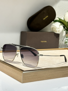 Tom Ford Jaden Polarized Navigator Eyewear Sunglasses TF1017 Light Purple Tom Ford Jaden Polarized Navigator Eyewear Sunglasses TF1017 Light Purple