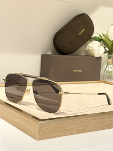 Tom Ford Jaden Polarized Navigator Eyewear Sunglasses TF1017 Purple Tom Ford Jaden Polarized Navigator Eyewear Sunglasses TF1017 Purple