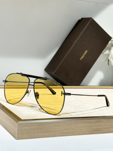 Tom Ford Jaden Polarized Navigator Eyewear Sunglasses TF1018 Yellow Tom Ford Jaden Polarized Navigator Eyewear Sunglasses TF1018 Yellow