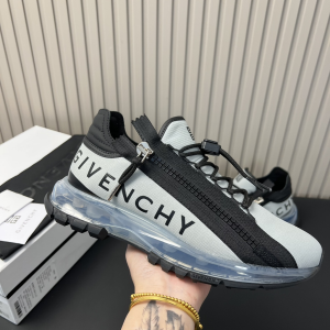 Givenchy Grey Spectre Zip Low Top Canvas Runner Sneakers Givenchy Grey Spectre Zip Low Top Canvas Runner Sneakers